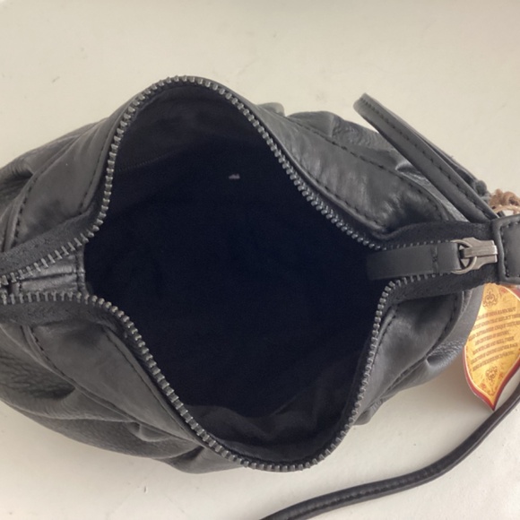 NWT PASSPORT TO INDIA BLACK GENUINE LEATHER CROSSBODY SHOULDER BAG - Picture 12 of 13